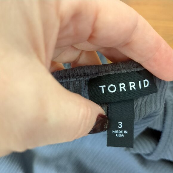 Torrid Cinch Front Top Rib Slate Ribbed Longline Charcoal V-Neck Stretch Tee - Picture 12 of 15